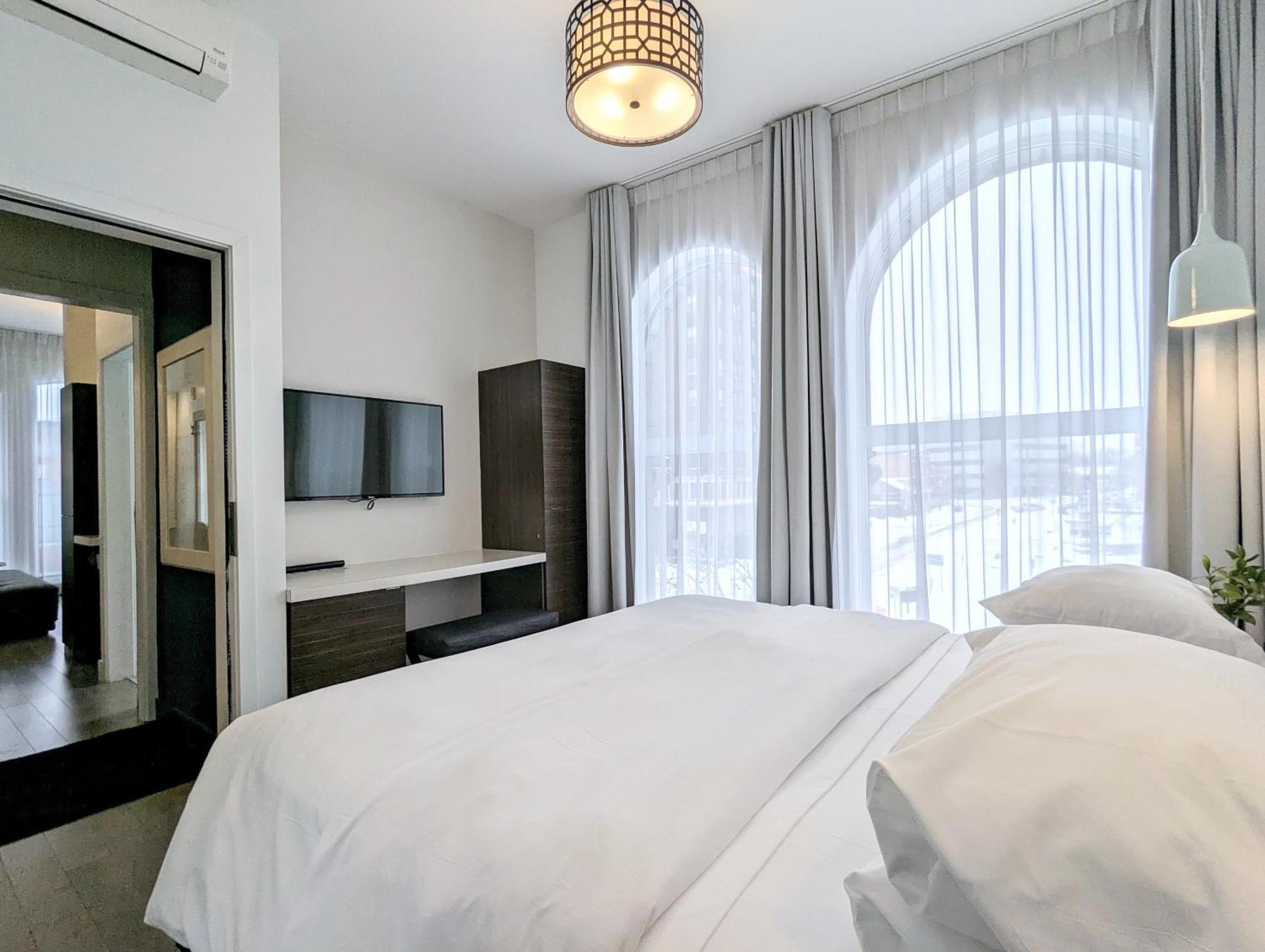 Suite City View